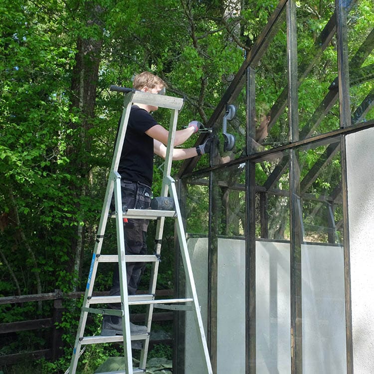 Montering av växthusglas | Hummelbo Trädgårdar Montering av växthusglas | Hummelbo Trädgårdar